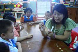 世界各国さまざまな人々の暮らしを、青年海外協力隊として国際協力に携わった講師の体験をもとにご紹介します。テレビやインターネットだけでは得られない、現地からの生の声をみなさんに楽しくお話します。